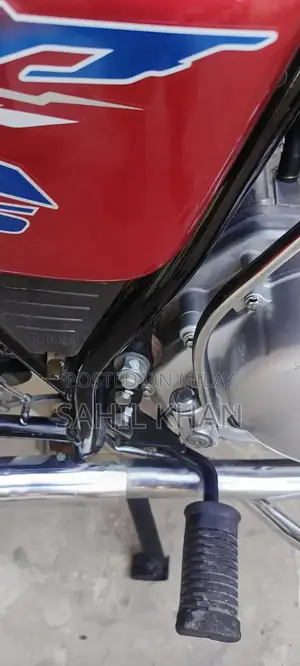 Suzuki GS150SE Motorcycle - Low Mileage, Excellent Condition