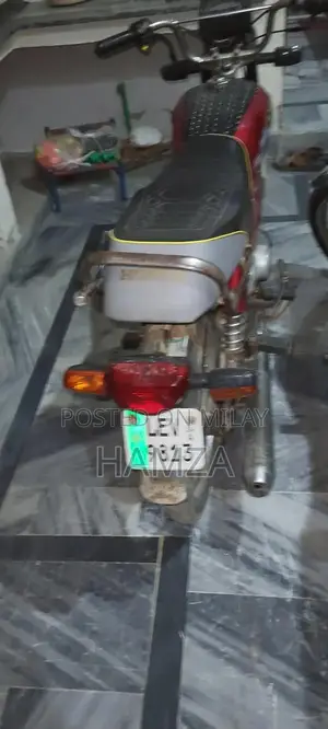 Photo - Compact 10x9 H Vehicle Engine Components