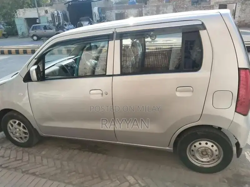 Suzuki Wagon R VXL Compact City Hatchback