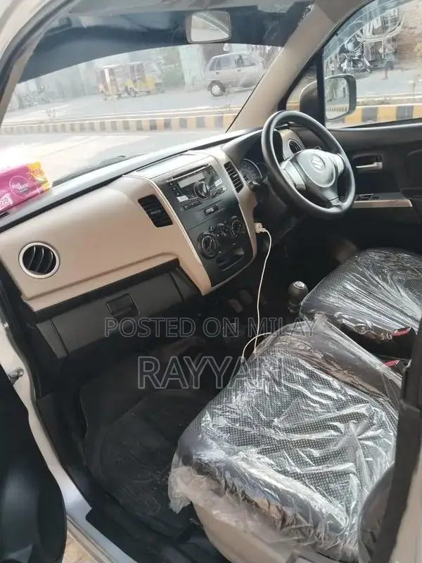 Suzuki Wagon R VXL Compact City Hatchback