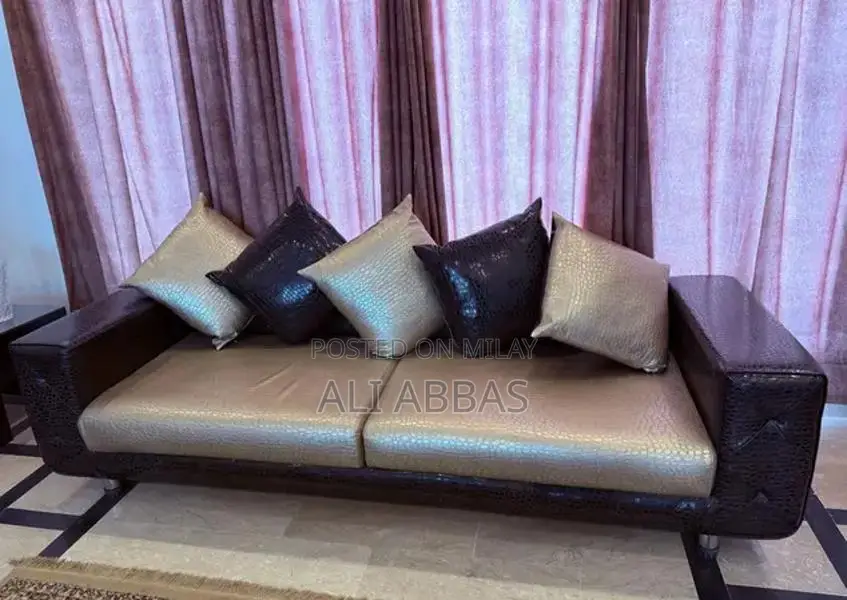 7-Seater Comfortable Living Room Sofa Set in Excellent Condition