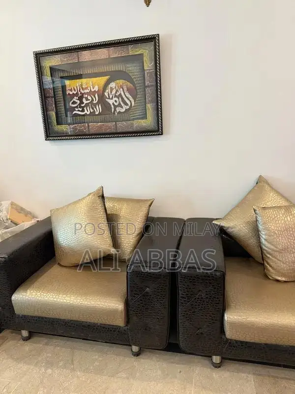 7-Seater Comfortable Living Room Sofa Set in Excellent Condition