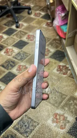 Photo - OnePlus ACE5 Flagship Smartphone with Advanced Features