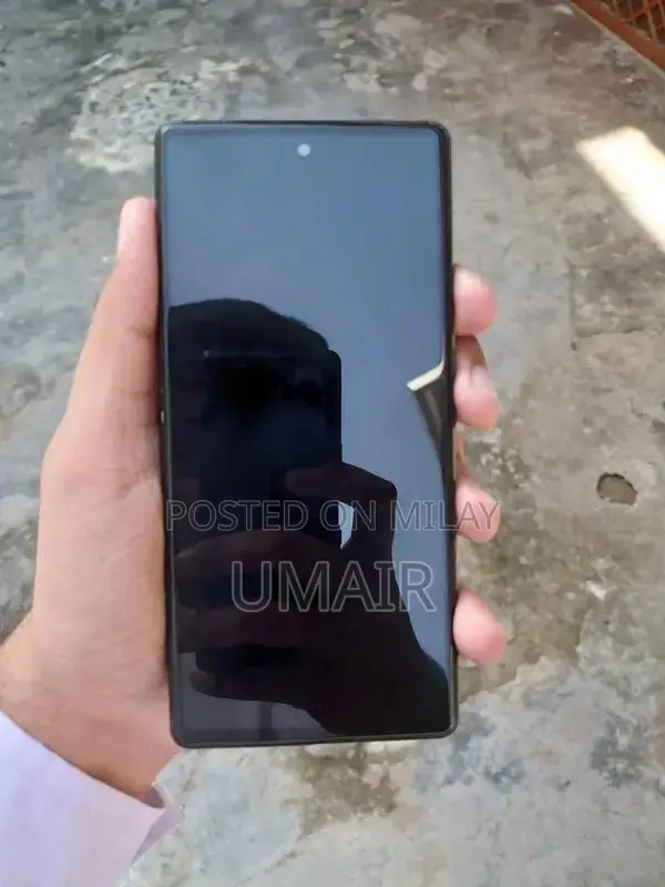 Google Pixel 6 Smartphone - 8GB RAM, 256GB Storage, Dual SIM