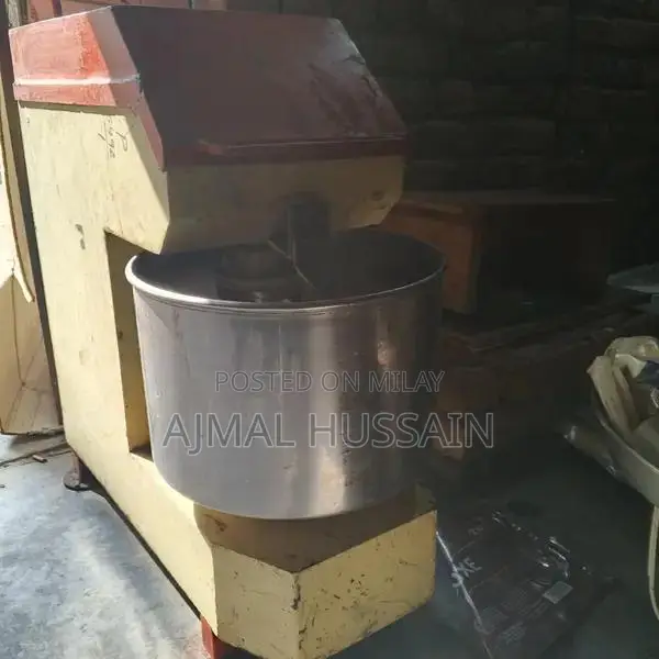Commercial Heavy-Duty Dough Mixer - 8 kg Capacity