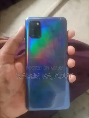 Mid-Range Smartphone with Large Storage and Fast Performance