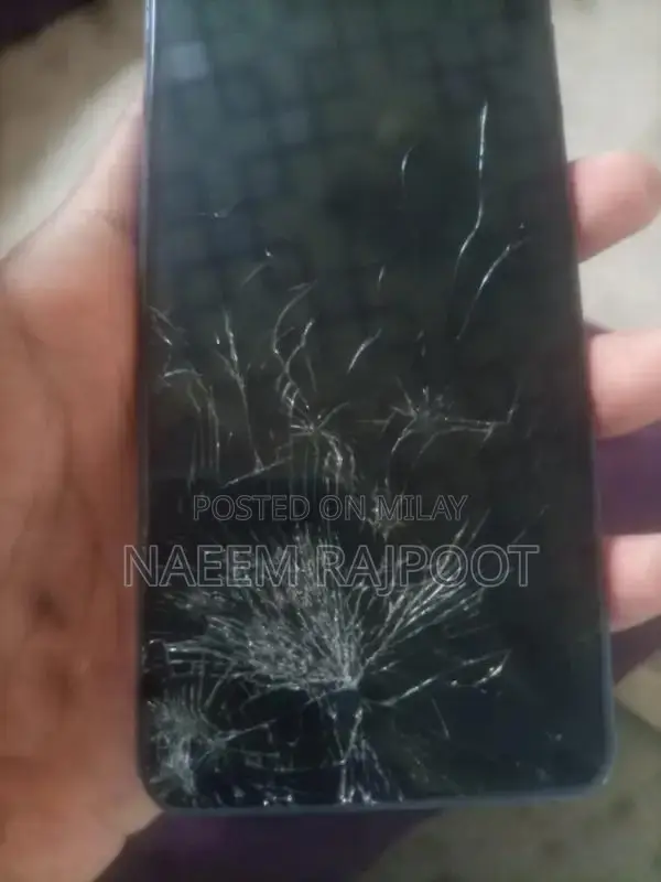 Mid-Range Smartphone with Large Storage and Fast Performance