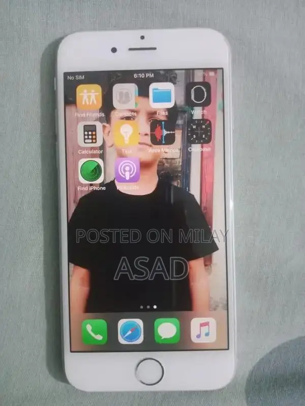 iPhone 6 64GB Smartphone - Pristine Condition with Accessories