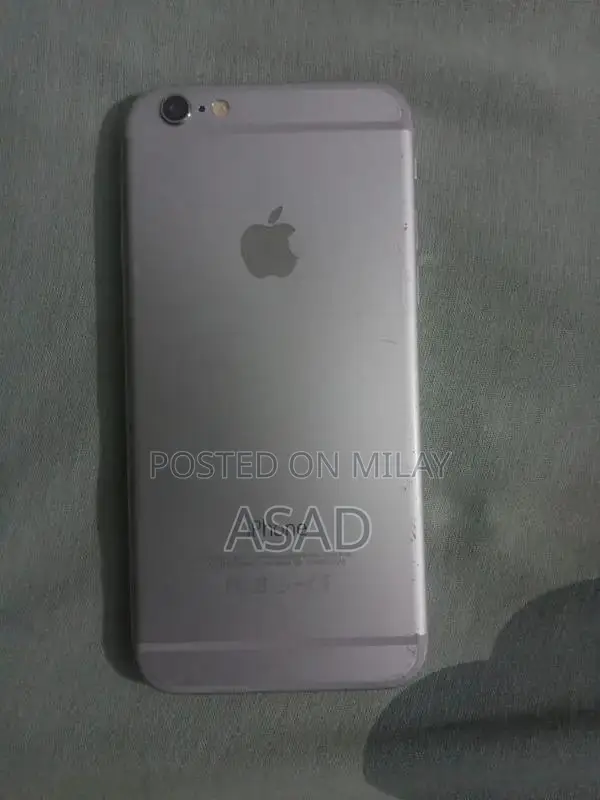 iPhone 6 64GB Smartphone - Pristine Condition with Accessories