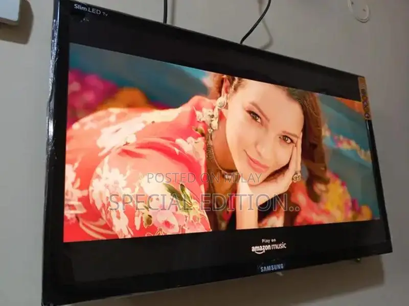 Samsung 32-inch Android Smart LED TV with Wall Mount