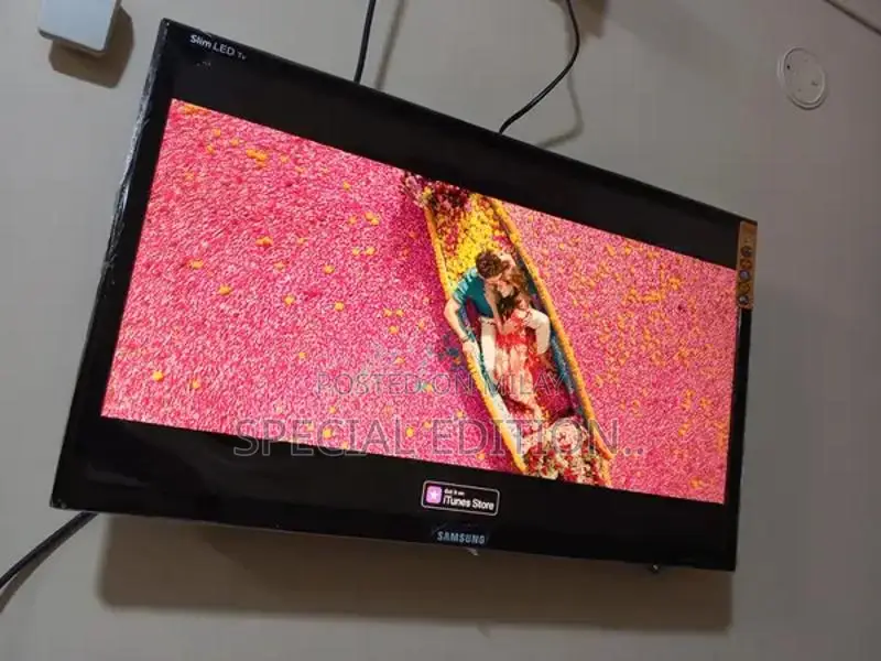 Samsung 32-inch Android Smart LED TV with Wall Mount