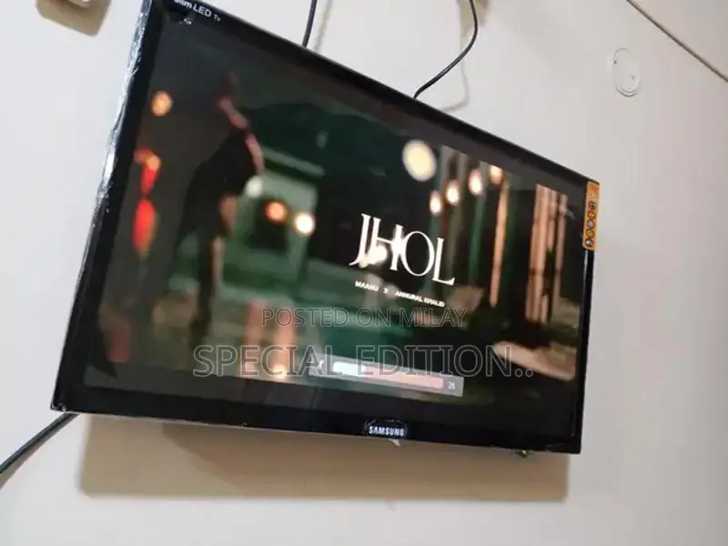 Samsung 32-inch Android Smart LED TV with Wall Mount