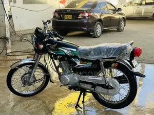Photo - Honda CG 125 2023 Motorcycle - Black Edition