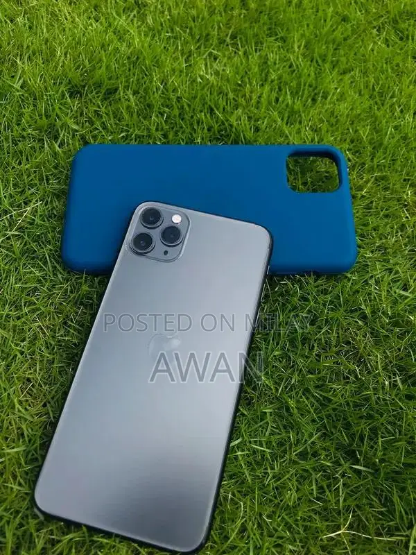 iPhone 11 Pro Max Unlocked Smartphone