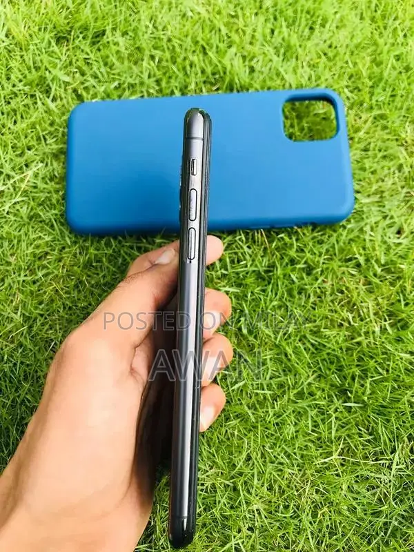 iPhone 11 Pro Max Unlocked Smartphone