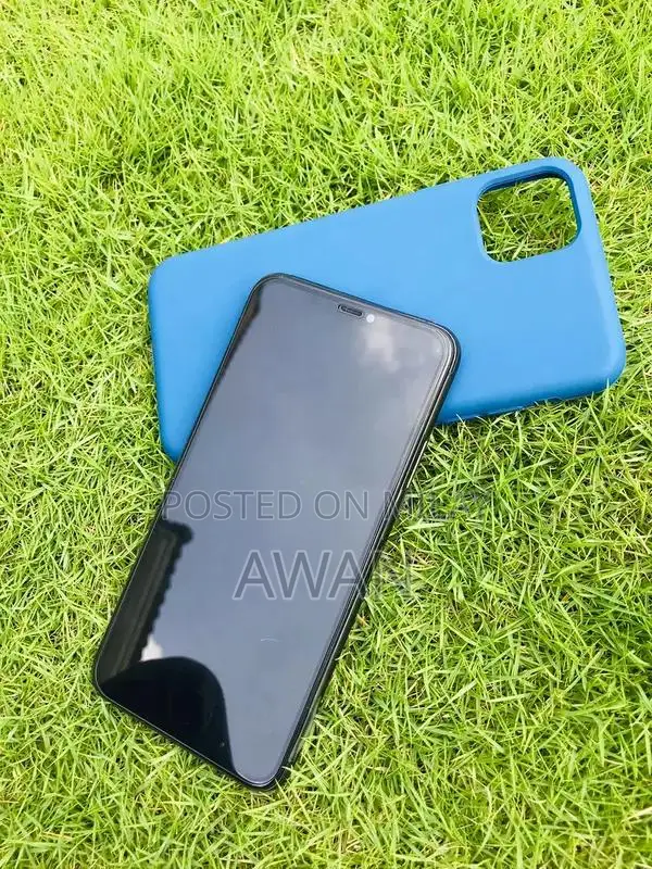 iPhone 11 Pro Max Unlocked Smartphone