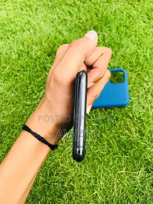 iPhone 11 Pro Max Unlocked Smartphone