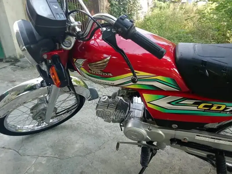 Honda CD70 Motorcycle - Reliable Single Cylinder Commuter
