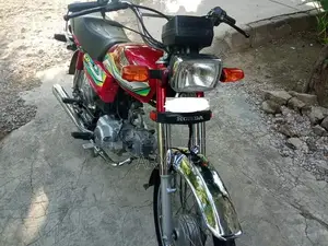 Honda CD70 Motorcycle - Reliable Single Cylinder Commuter