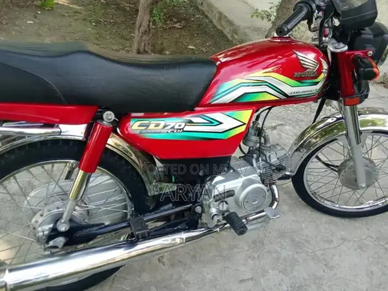 Honda CD70 Motorcycle - Reliable Single Cylinder Commuter