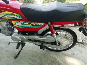 Honda CD70 Motorcycle - Reliable Single Cylinder Commuter
