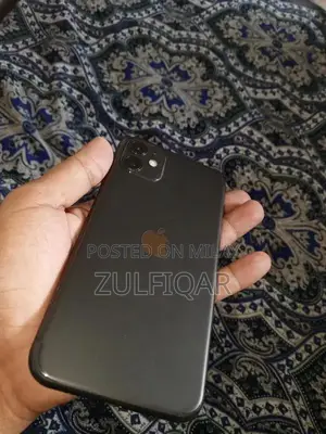 Used iPhone 11 64GB Smartphone with Good Battery