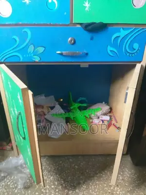 Photo - Single Wardrobe with Missing Keys, Good Condition