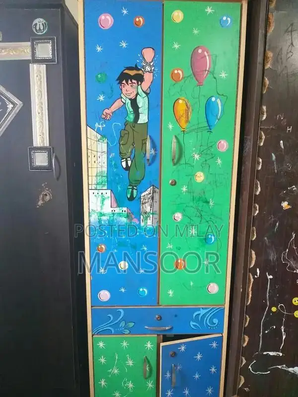 Single Wardrobe with Missing Keys, Good Condition