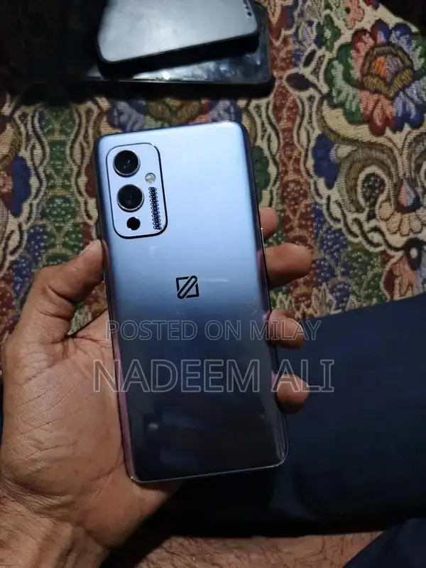 OnePlus 9 5G Smartphone with 8GB RAM and 128GB Storage