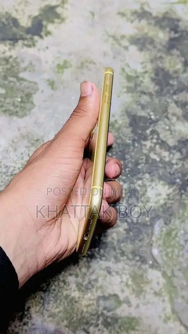 Apple iPhone 11 64GB Smartphone Water Resistant Excellent Condition