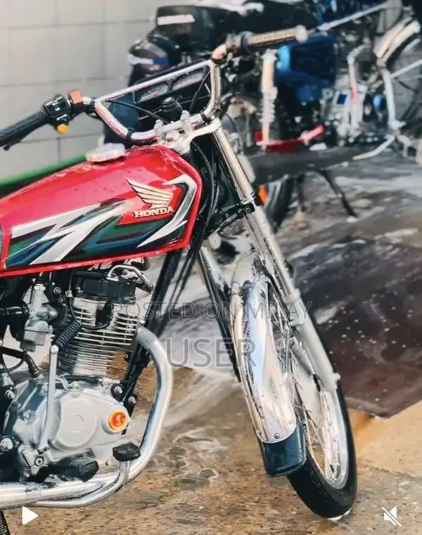 Honda 125cc Motorcycle 2023 Model - Excellent Condition