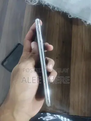 Photo - 64GB Apple iPhone XS Smartphone with Advanced Features