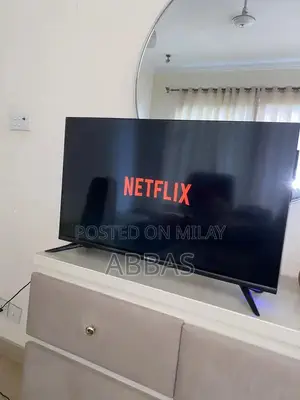 32-Inch Smart TV - Nearly New Home Entertainment System