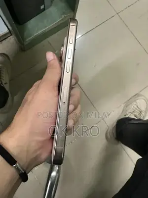 Factory Unlocked Desert Color iPhone with Dual SIM Support