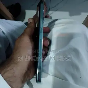 High Performance Mobile: 8GB RAM, 256GB Storage