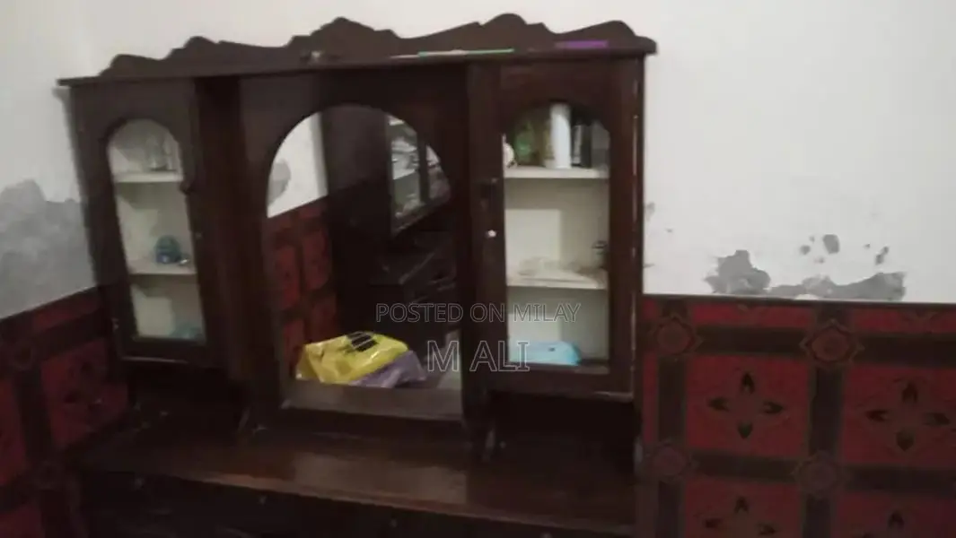 Wooden Bedroom Set with Dressing Table and Showk Puer Wood