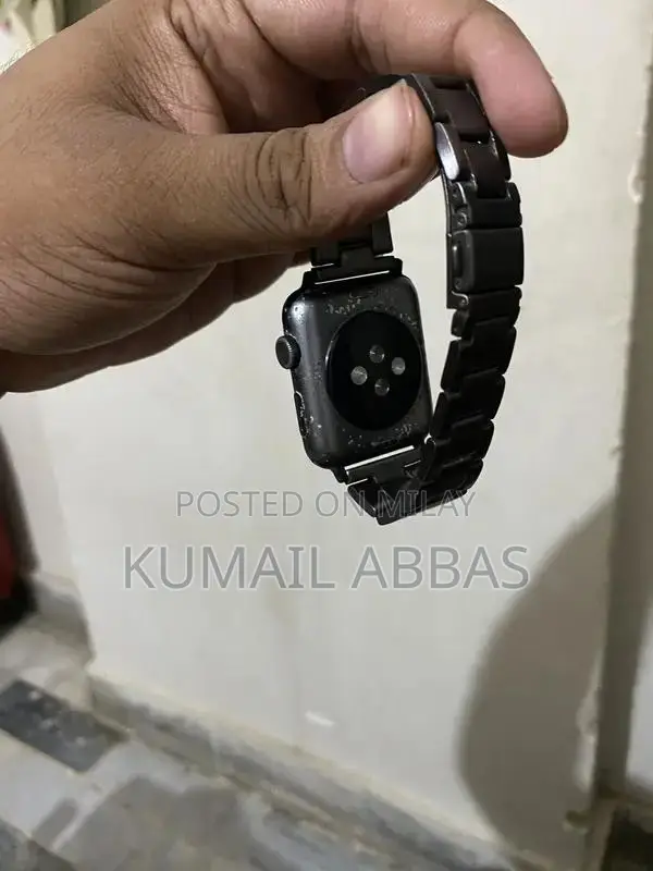 Apple Watch Series 3 GPS 42mm Smartwatch in Good Condition