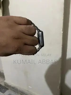 Apple Watch Series 3 GPS 42mm Smartwatch in Good Condition