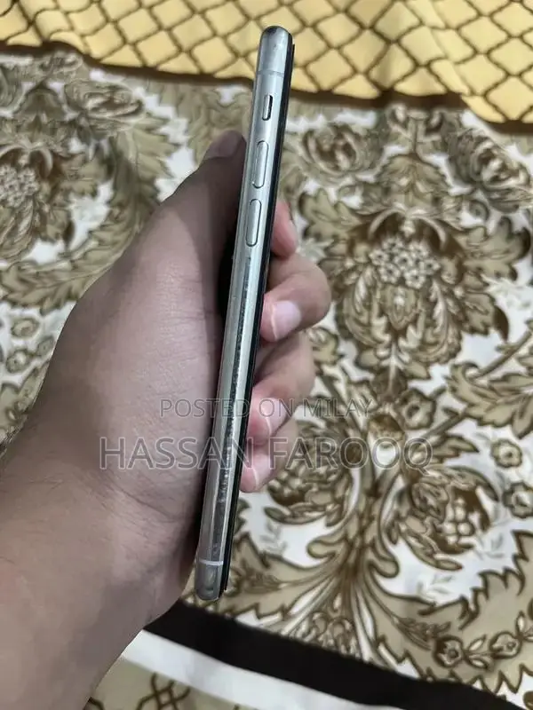 Premium Smartphone 256GB Storage Full Screen Display