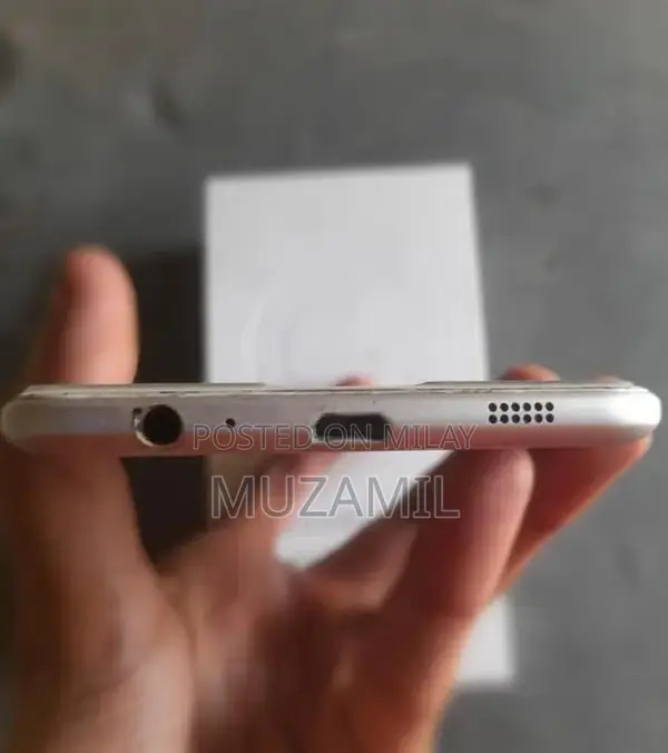 Samsung Galaxy C5 Dual SIM Smartphone with Fingerprint Sensor