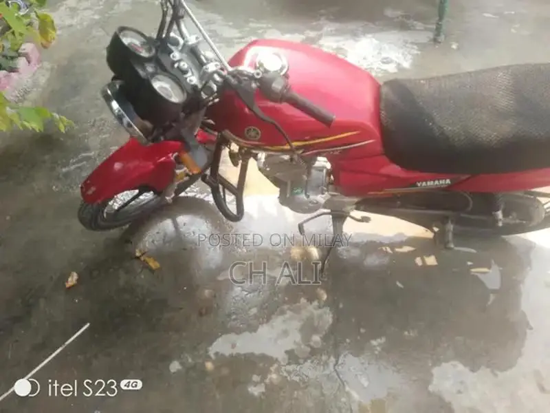 Yamaha YBZ 125 DX Motorcycle - Low Mileage Single-Cylinder Bike