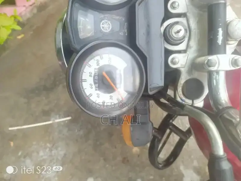 Yamaha YBZ 125 DX Motorcycle - Low Mileage Single-Cylinder Bike