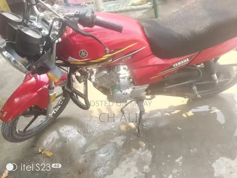 Yamaha YBZ 125 DX Motorcycle - Low Mileage Single-Cylinder Bike