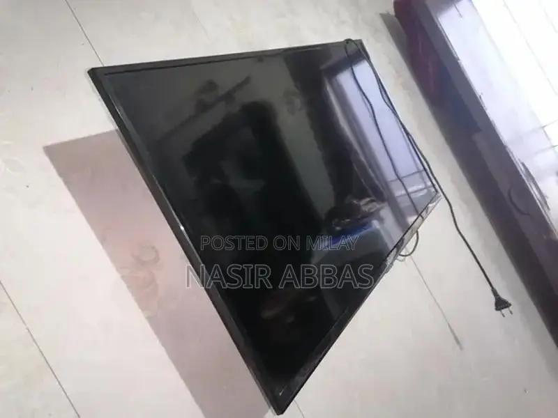 Haier LED Projector - Like New Condition