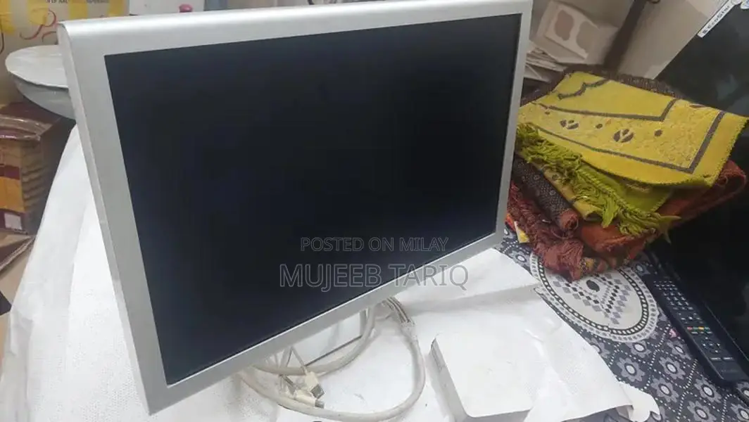 Apple 20-inch LCD Cinema Display Monitor