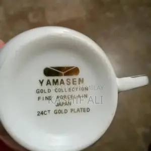 72-Piece Dinner Set in Excellent Condition