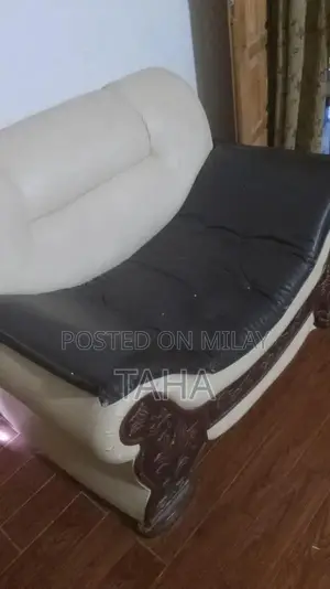 6 Seater Comfortable Living Room Sofa Set in Good Condition