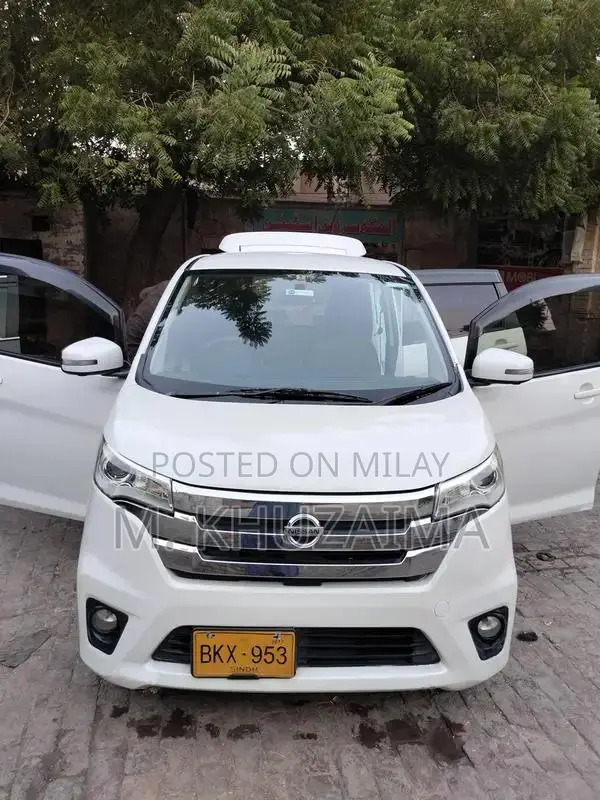 Nissan DayZ Highway Star Compact SUV with Premium Features