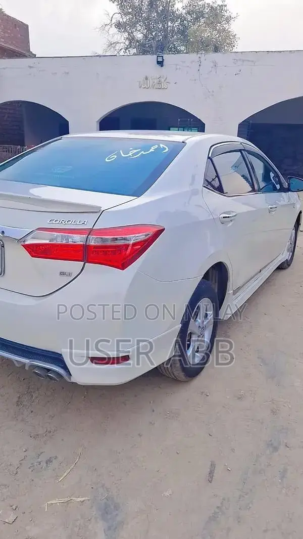 Toyota Corolla Gli Sedan 2016 Excellent Condition