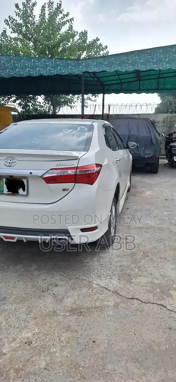 Toyota Corolla Gli Sedan 2016 Excellent Condition